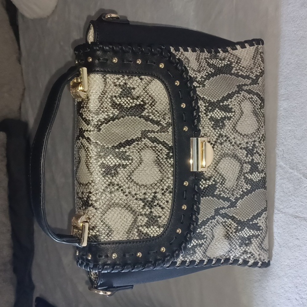 Mia K Hand Bag
